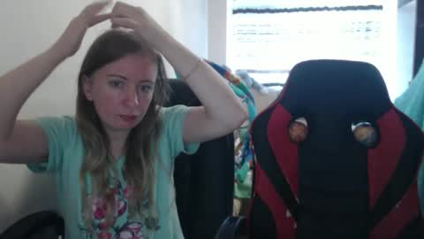 Snapshot of jenisandpeter chatting on 09.14.25 JenisAndPeter online show from 09.14.25