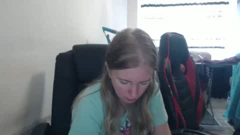 Snapshot of jenisandpeter chatting on 09.15.25 JenisAndPeter online show from 09.15.25