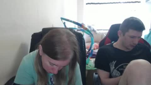 Snapshot of jenisandpeter chatting on 09.17.25 JenisAndPeter online show from 09.17.25