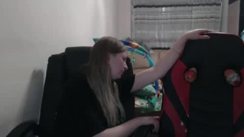 Snapshot of jenisandpeter chatting on 09.23.25 JenisAndPeter online show from 09.23.25