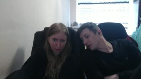 Snapshot of jenisandpeter chatting on 09.27.25 JenisAndPeter online show from 09.27.25