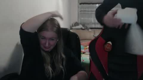 Snapshot of jenisandpeter chatting on 09.29.25 JenisAndPeter online show from 09.29.25