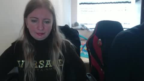 Snapshot of jenisandpeter chatting on 10.03.25 JenisAndPeter online show from 10.03.25