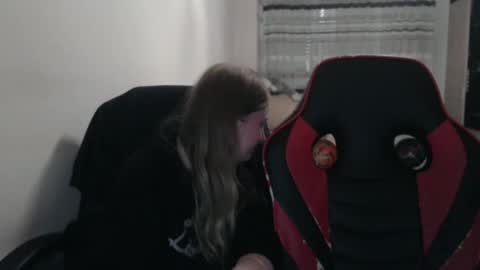 Snapshot of jenisandpeter chatting on 10.09.25 JenisAndPeter online show from 10.09.25