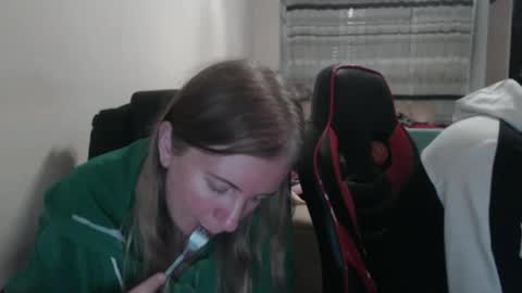 Snapshot of jenisandpeter chatting on 10.17.25 JenisAndPeter online show from 10.17.25