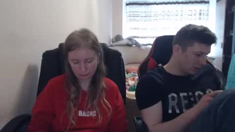 Snapshot of jenisandpeter chatting on 10.26.25 JenisAndPeter online show from 10.26.25