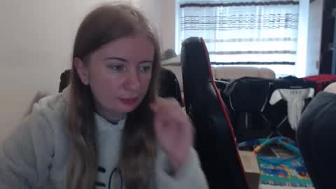 Snapshot of jenisandpeter chatting on 10.27.25 JenisAndPeter online show from 10.27.25