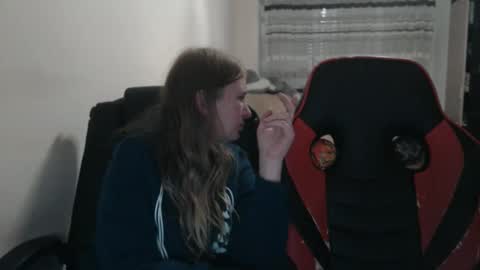 Snapshot of jenisandpeter chatting on 10.29.25 JenisAndPeter online show from 10.29.25