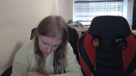 Snapshot of jenisandpeter chatting on 11.05.25 JenisAndPeter online show from 11.05.25