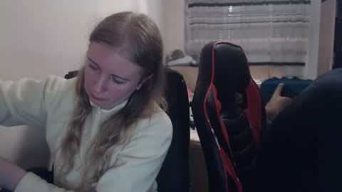 Snapshot of jenisandpeter chatting on 11.05.25 JenisAndPeter online show from 11.05.25