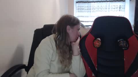 Snapshot of jenisandpeter chatting on 11.06.25 JenisAndPeter online show from 11.06.25