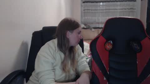 Snapshot of jenisandpeter chatting on 11.06.25 JenisAndPeter online show from 11.06.25