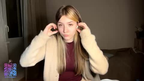 Hey EveryoneIm Kimi  Glad to see you in my room We almost hit 10 Thumb up in one day   online show from 02.12.26