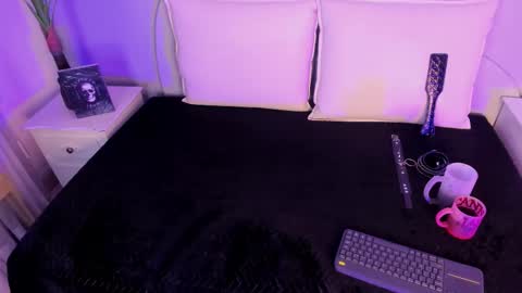 Jenn kitty online show from 09.19.25