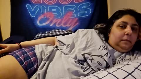 Snapshot of jennabrady chatting on 12.27.24 Dragon Queen. Be my Dragon -- and online show from 12.27.24