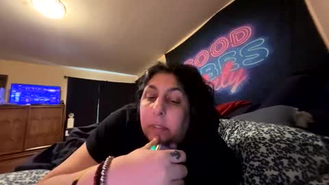 Snapshot of jennabrady chatting on 10.09.25 Dragon Queen. Be my Dragon -- and online show from 10.09.25