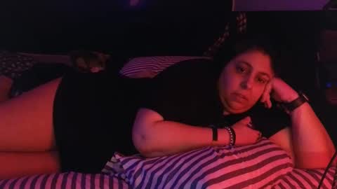 Snapshot of jennabrady chatting on 10.17.25 Dragon Queen. Be my Dragon -- and online show from 10.17.25