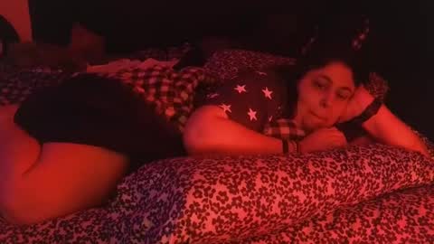 Snapshot of jennabrady chatting on 10.24.25 Dragon Queen. Be my Dragon -- and online show from 10.24.25