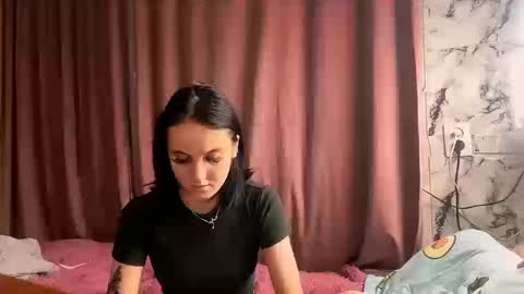 Mia online show from 12.17.25