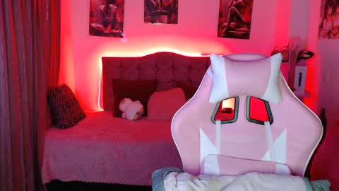 Snapshot of jennal_010 chatting on 02.20.25 jennal_010 online show from 02.20.25