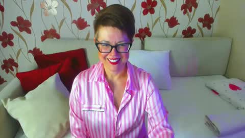 Snapshot of jennalison chatting on 02.11.25 Jenn online show from 02.11.25