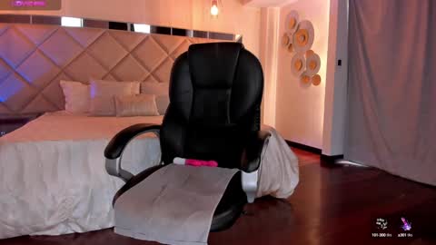 Jenna Olson  online show from 01.08.25