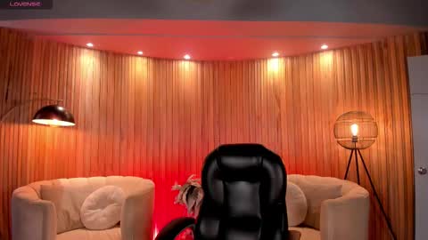 Snapshot of jennaolson chatting on 09.27.25 Jenna Olson online show from 09.27.25