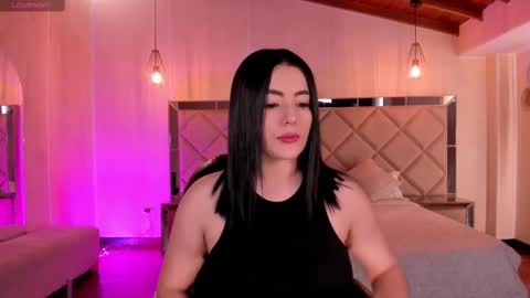 Snapshot of jennaolson chatting on 10.01.25 Jenna Olson online show from 10.01.25