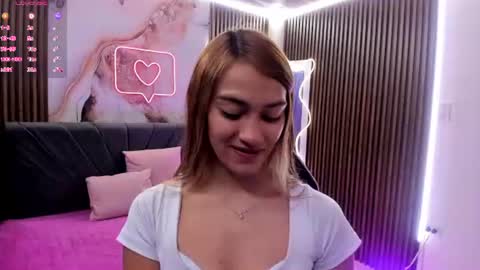 Snapshot of jenner_tay chatting on 07.17.26 jenner online show from 07.17.26
