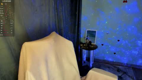 Snapshot of jennie_berry chatting on 10.03.25 Jennie online show from 10.03.25