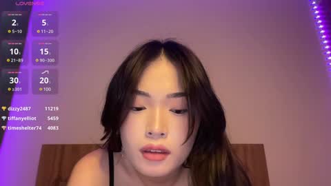 jennie_yung online show from 12.24.24