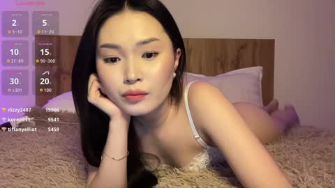 jennie_yung online show from 01.28.25