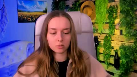 Jennifer online show from 10.08.25