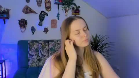 Snapshot of jennifergraces chatting on 06.11.26 Jennifer online show from 06.11.26