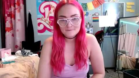 Jennifer Gwen online show from 11.07.25