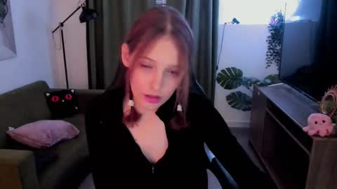Snapshot of jenniferkiim chatting on 10.15.25 jenniferkiim online show from 10.15.25