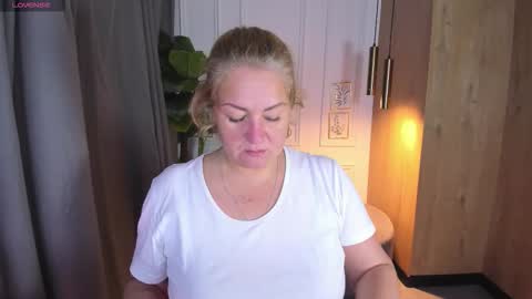 Snapshot of jenniferlight chatting on 10.12.25 Jennifer online show from 10.12.25