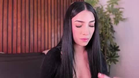     online show from 12.01.25