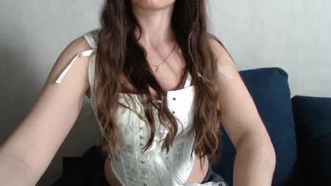 Snapshot of jennnamaaya chatting on 05.13.26 Jenny online show from 05.13.26