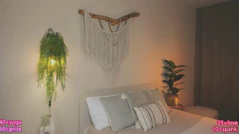 Snapshot of jenny_ames chatting on 10.28.25 Jenny online show from 10.28.25