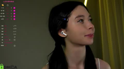 Snapshot of jenny_lylu chatting on 10.03.25 Ori online show from 10.03.25