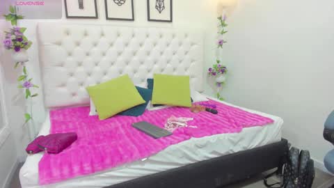 Snapshot of jenny_stark chatting on 10.05.25 jenny_stark online show from 10.05.25