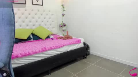 Snapshot of jenny_stark chatting on 10.11.25 jenny_stark online show from 10.11.25