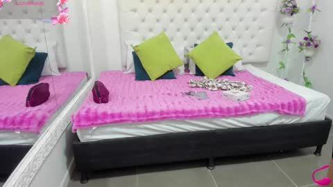 Snapshot of jenny_stark chatting on 10.18.25 jenny_stark online show from 10.18.25