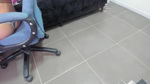 Snapshot of jenny_stark chatting on 10.31.25 jenny_stark online show from 10.31.25