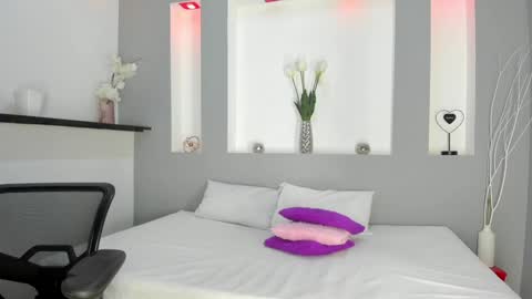 jenny_towers online show from 12.18.24