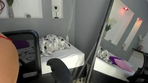 jenny_towers online show from 01.20.25