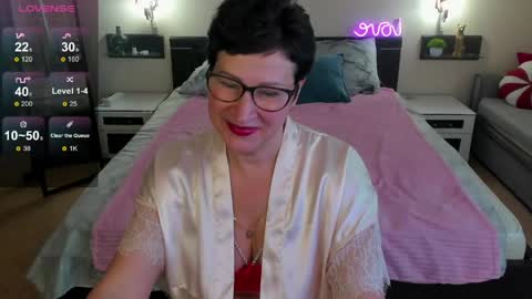 Snapshot of jennymons chatting on 06.06.26 Jenny online show from 06.06.26