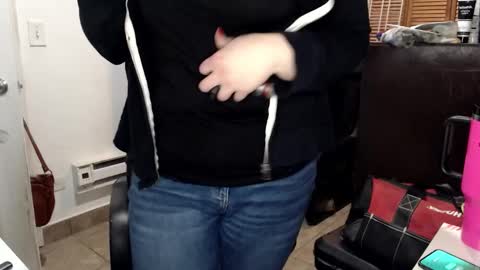 Snapshot of jennyneeds chatting on 11.26.25 theChloeStar online show from 11.26.25