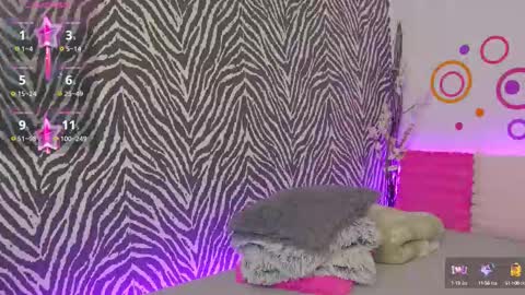 Snapshot of jennyshow chatting on 10.16.25 JennyShow online show from 10.16.25